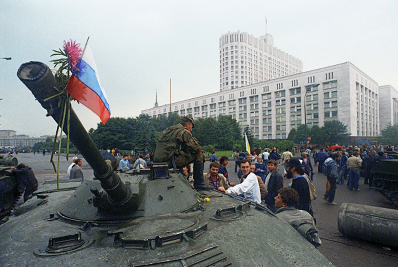 Августовский путч 1991 г. добил Советскую державу.