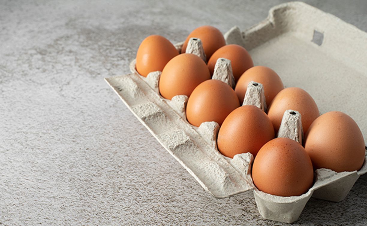 Антимонопольная служба начала проверки крупнейших торговых сетей из-за цен на яйца