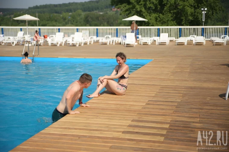 Фото: В Кемерове начал работу открытый бассейн на Красном озере 4