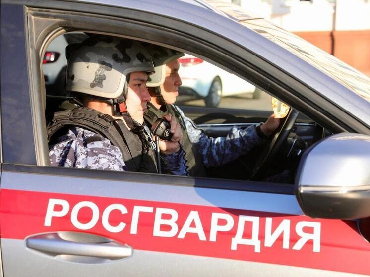 Росгвардия задержала 61-летнего астраханца, творившего разврат у колледжа