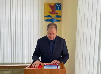 Избран глава Озинского района