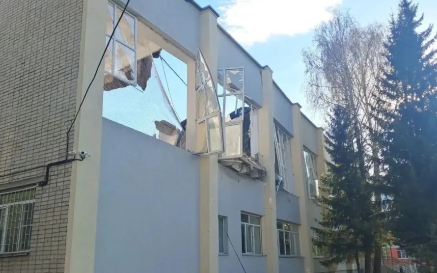 В уральском колледже, где рухнула крыша, учебный процесс продолжится штатно