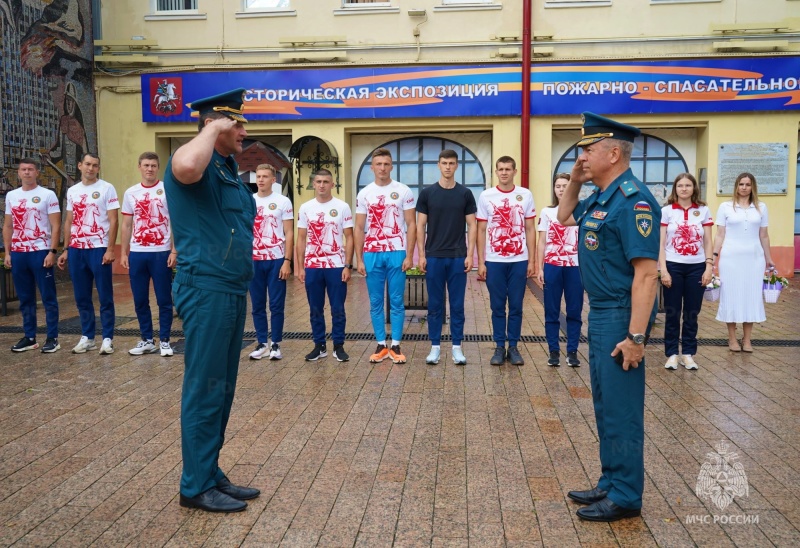 Команда столичного управления МЧС России готовится к участию во Всероссийских соревнованиях по пожарно-спасательному спорту