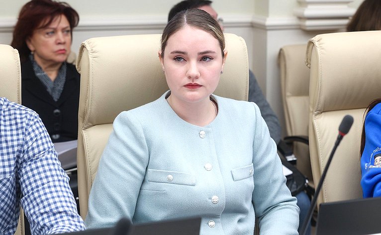 Круглый стол Комитета СФ по социальной политике «Актуальные вопросы совершенствования мер поддержки молодых специалистов, работающих в сфере здравоохранения (в рамках проекта «Всероссийская научная школа «Медицина молодая»)»