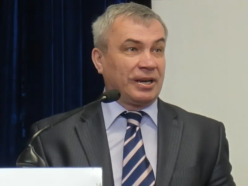 Кадровые перестановки произошли в руководстве Академпарка: бывший ректор Новосибирского госуниверситета академик РАН Михаил Федорук сменил Дмитрия Марковича на посту председателя Совета Фонда «Технопарк Академгородка». 