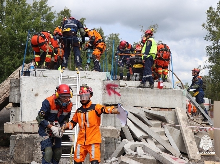 Спасатели России, Китая и Монголии отрабатывают действия в Хабаровске