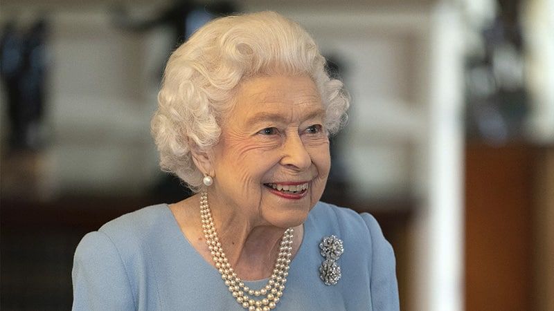 Королевский корреспондент Уитчелл назвал три факта, указывающие на состояние Елизаветы II