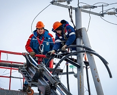 Глава Ханты-Мансийска Максим Ряшин поздравил работников и ветеранов энергетической отрасли Ханты-Мансийска с Днём энергетика