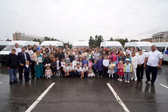 Конкурс на предоставление автотранспорта многодетным семьям стартовал в Иркутской области