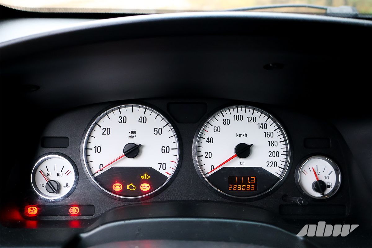 «Сложил задний ряд – и в нее полквартиры влезло»: мнение владельца Opel Zafira