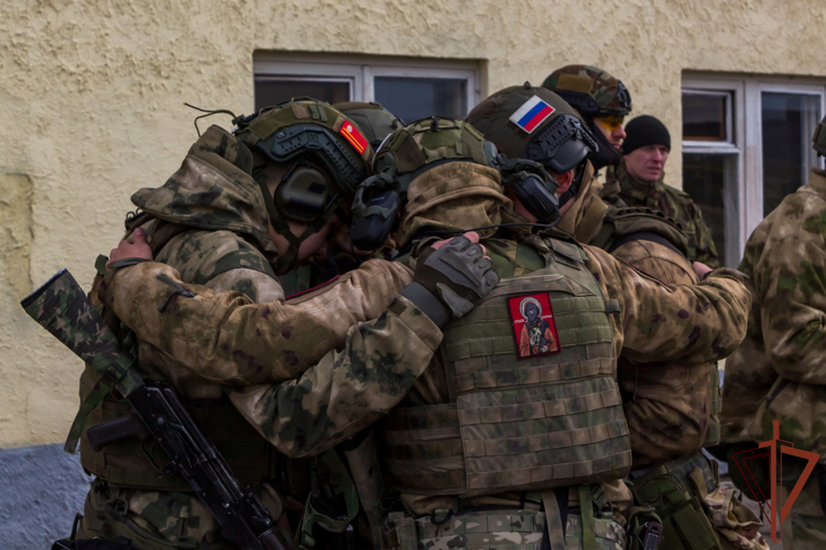 В Саратовском военном институте Росгвардии состоялся открытый турнир по пауэртлону 