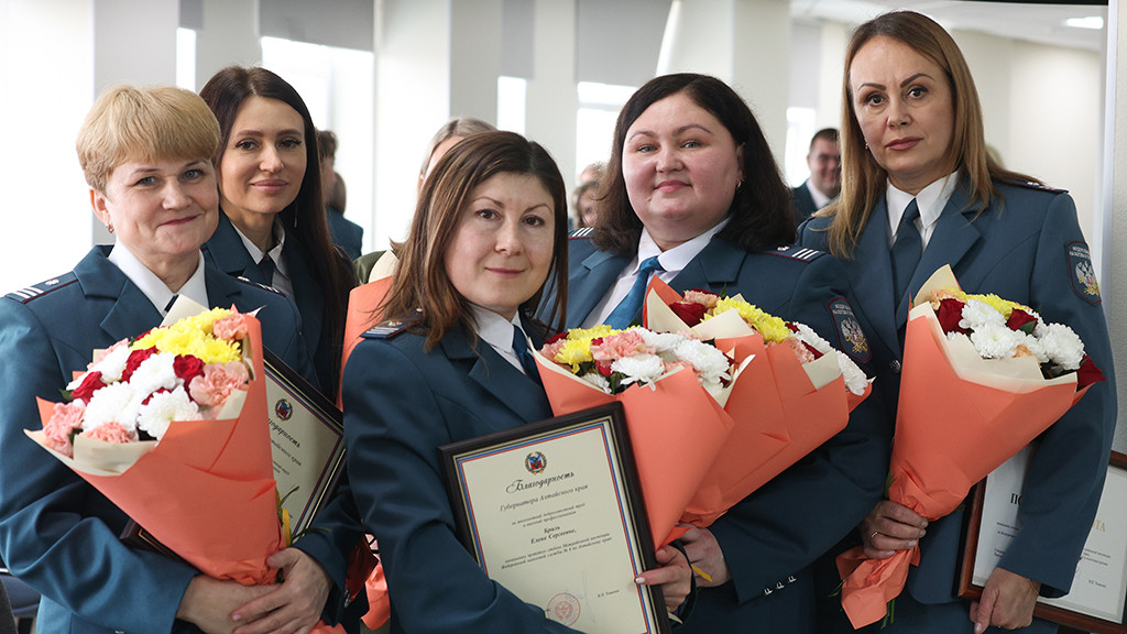 Алтайская налоговая служба отметила юбилей Фото №1