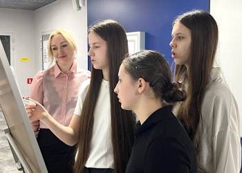 Хабаровская СРО провела для школьников инженерных классов квест по охране труда на строительной площадке 