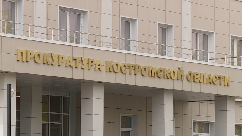 Маленькая девочка выпала из окна в костромском селе