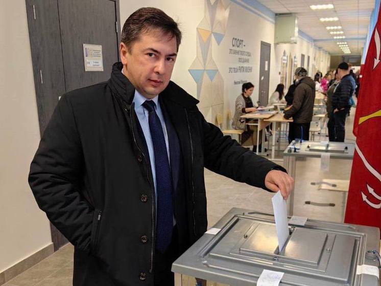 Вице-губернатор Москаленко начал свой день с участия в выборах президента России