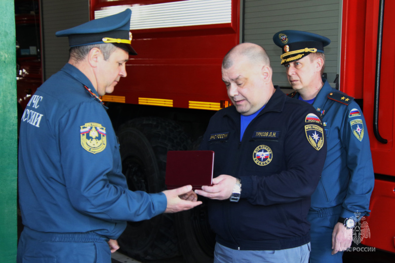 Навечно в строю: в ДНР четыре огнеборца МЧС России посмертно удостоены государственных наград