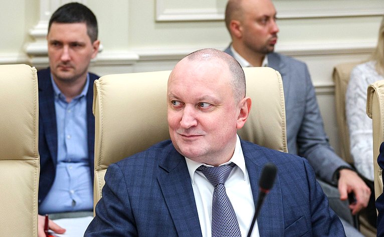 Круглый стол Комитета СФ по экономической политике совместно с Комитетом СФ по социальной политике «О реабилитации и абилитации инвалидов, в том числе из числа участников специальной военной операции, в целях их возвращения к трудовой деятельности»