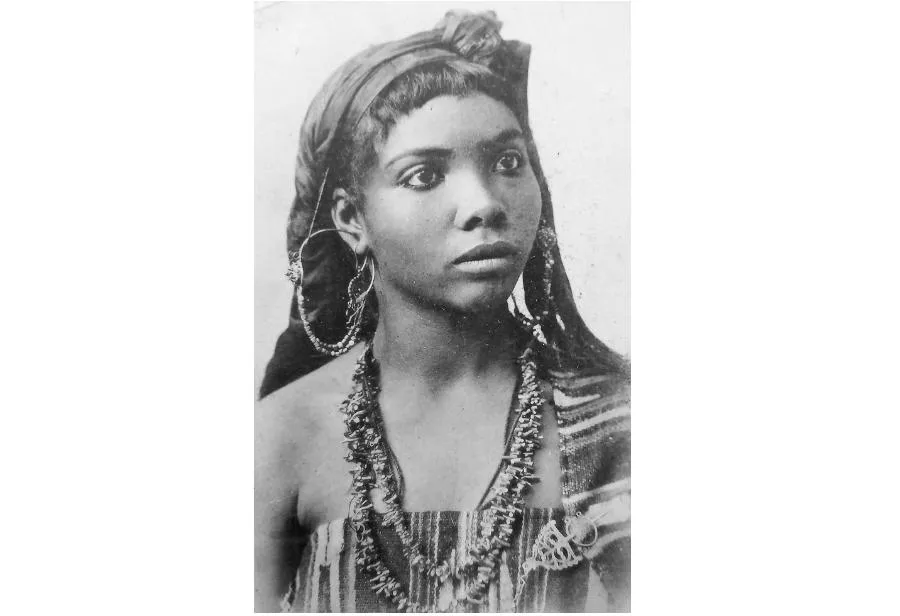 В Центральной библиотеке имени М. Ю. Лермонтова открылась выставка «Отражение Востока» | РЕПРОДУКЦИЯ. ФОТО АВТОРА.