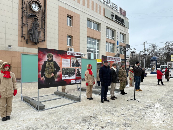 Фотовыставку, посвященную Росгвардии открыли в центре Калуги