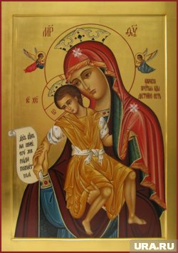  Перед чтимой иконой «Достойно есть» верующие молятся обо всех своих проблемах