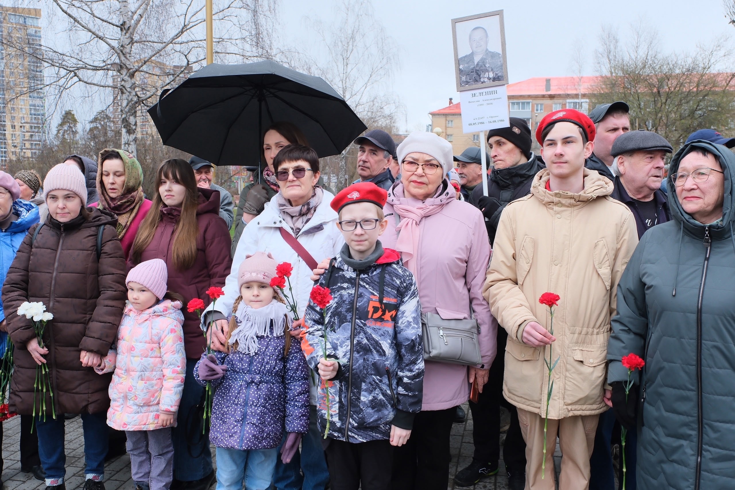 Возложение цветов к памятнику жертвам радиационных катастроф к 40-й годовщине аварии на ЧАЭС!