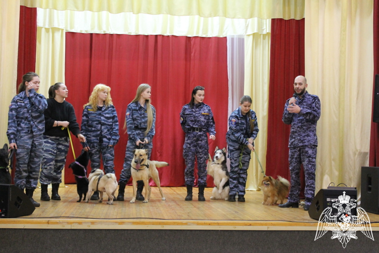 Сотрудники Росгвардии организовали военно-патриотическое мероприятие для ивановских студентов