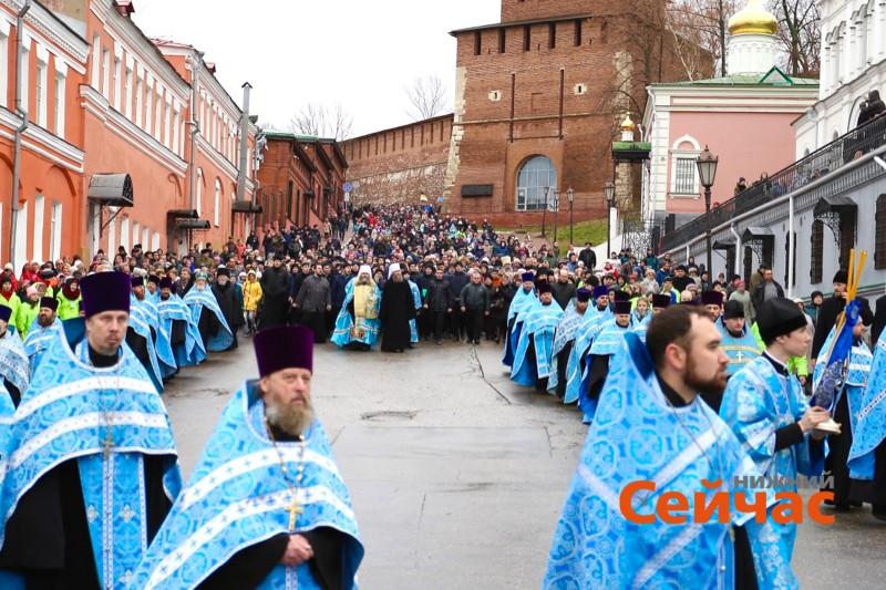 4 ноября в нижнем новгороде. Крестный ход в Нижнем Новгороде 11 сентября 2022. Нижний Новгород крестный ход день народного единства 2021. Крестный ход 4ноября2022 в Нижнем Тагиле. Крестный ход Минина и Пожарского.