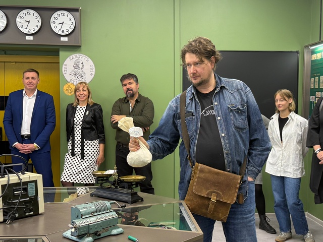 визит создателей музея денежного обращения 5