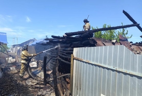 Площадь пожара в поселке Серноводск составила 90 кв. м