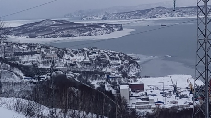 Камчатка спасли. Завойко Камчатка. Камчатка опасность. Авачинская бухта на Камчатке. Судно на Камчатке бедствие.