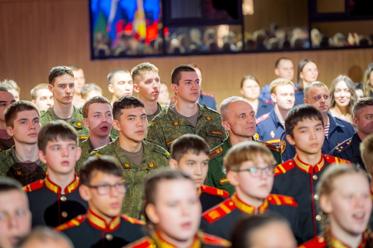 В Югре отметили 10-летие Росгвардии и 215-ю годовщину образования войск правопорядка