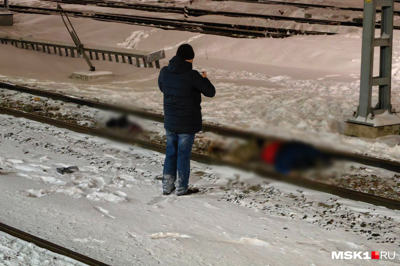 Информация фотографии. Повышение по карьерной лестнице. Человека и дает возможность получить. Человека и дает возможность получить. Радость от достижения цели.