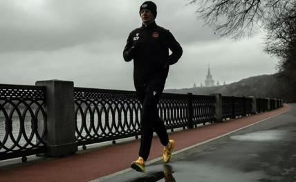 Глава МИД Венгрии вышел на пробежку в Москве