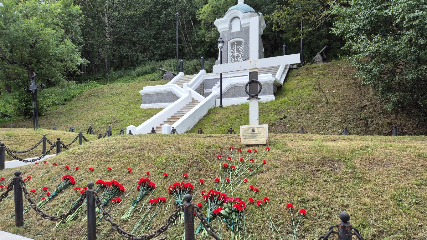 Победа наших предшественников является ярким свидетельством беспримерного мужества, героизма и самоотверженности, - сказал Глава города Евгений Беляев о героической обороне Петропавловска