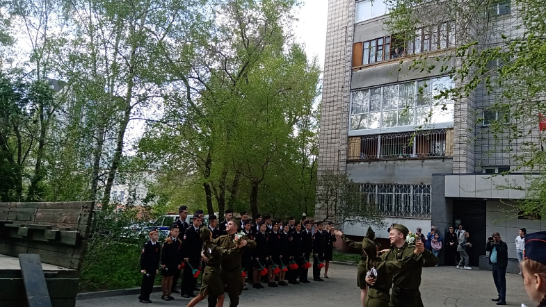 С Днем Победы сотрудники полиции поздравили своего легендарного фронтовика