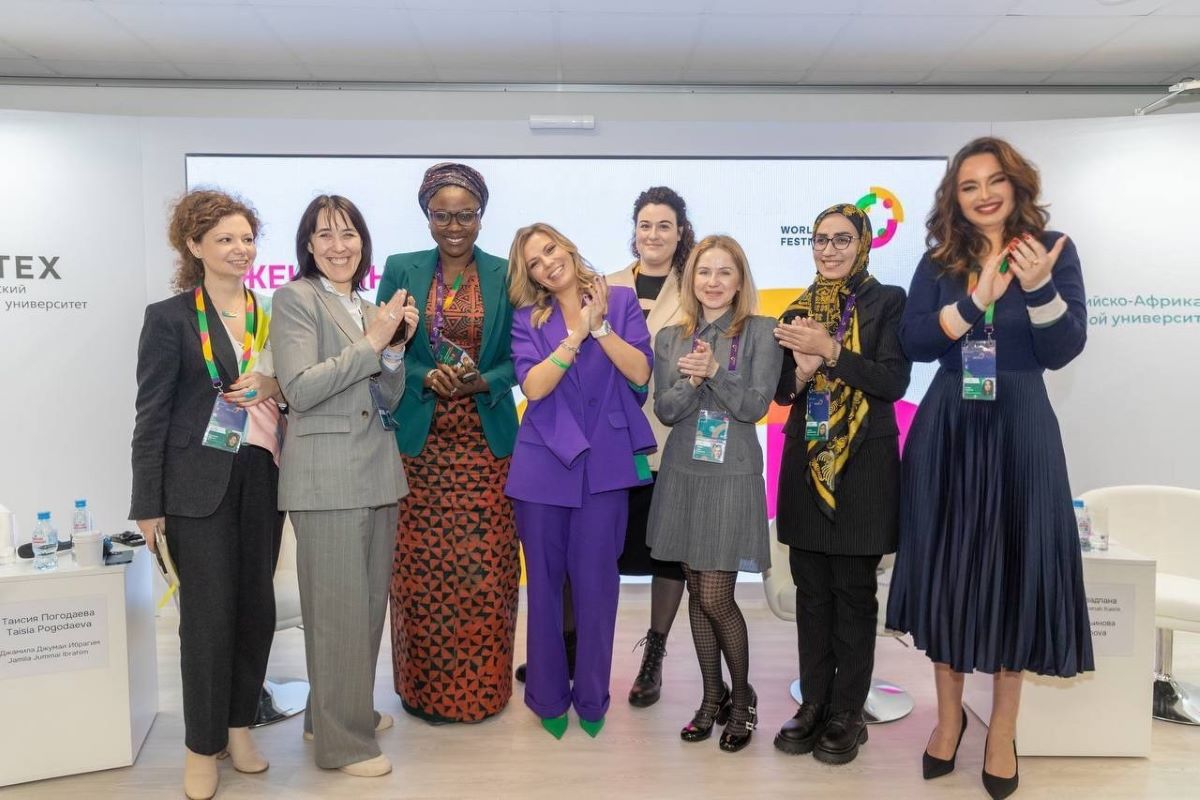 Участницы диалога «Женщины-лидеры: путь к успеху»