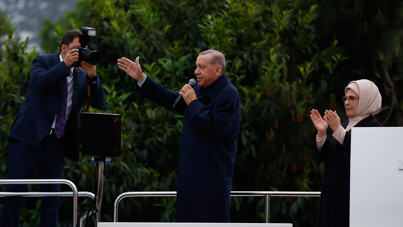 «Благодарю граждан за возможность находиться у руля ещё пять лет»: Эрдоган объявил о победе во втором туре выборов