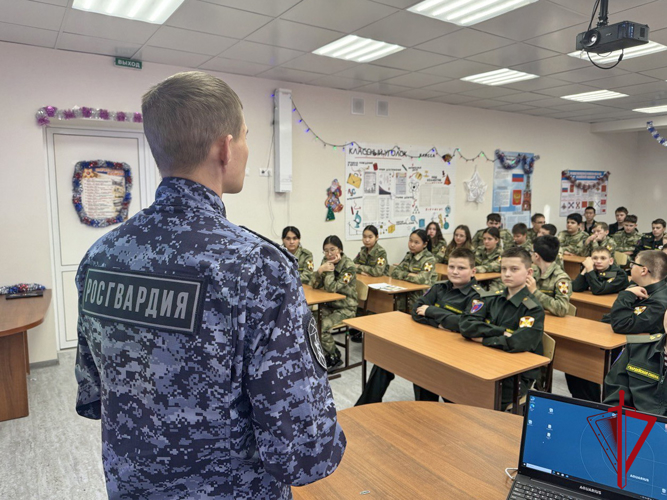 Росгвардейцы напомнили магаданским школьникам о правилах пожарной безопасности 