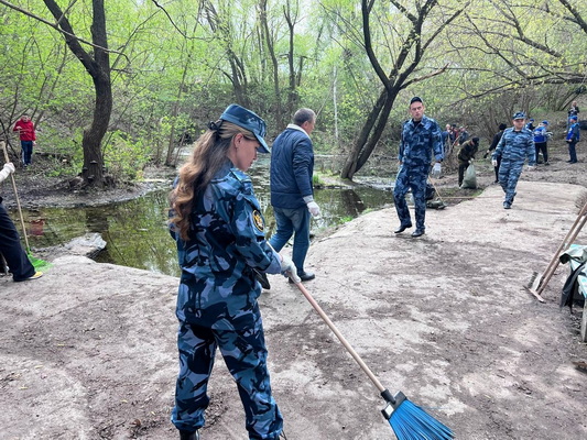 Сотрудники УФСИН России по Ульяновской области приняли участие в экологическом субботнике 