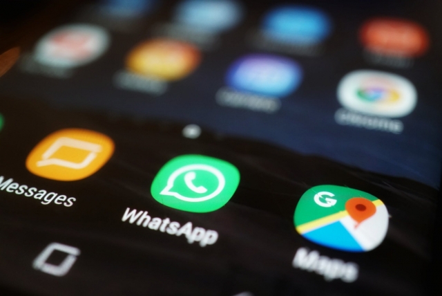 В Минпросвещения опровергли сообщения о запрете WhatsApp в школах