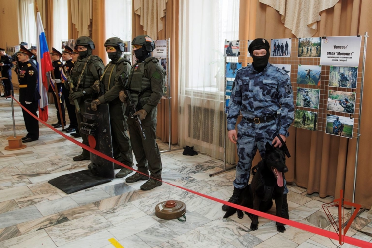 Военнослужащие и сотрудники Росгвардии по Хакасии отметили 10-летие образования ведомства 