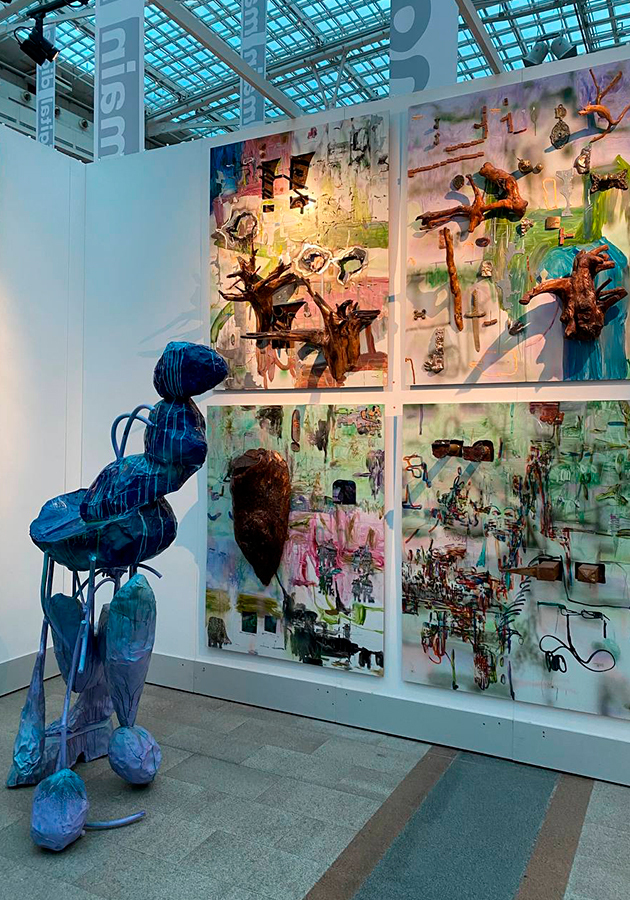 Лучшим стендом этого года стал Marina Gisich Gallery Из Санкт-Петербурга
