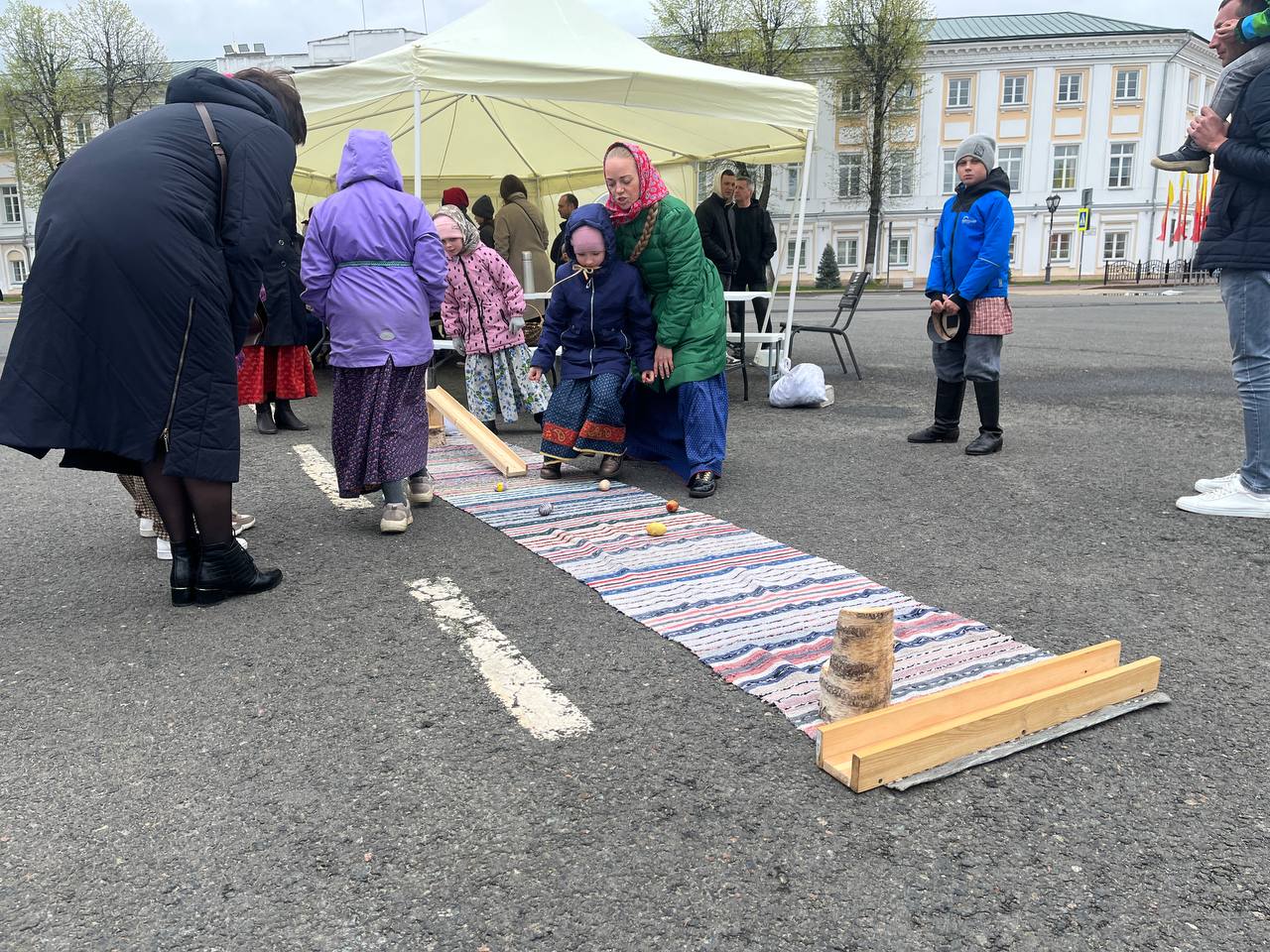 ​Пасхальный фестиваль прошел на Советской площади в Ярославле