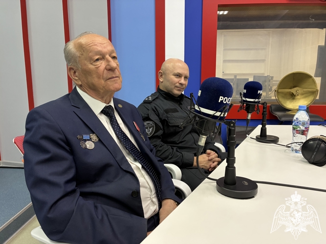 Командиры ивановского ОМОНа поздравили личный состав и ветеранов отряда с профессиональным праздником в эфире 
