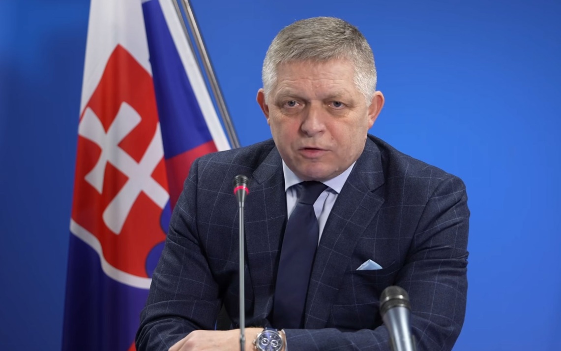 Фицо передаст Владимиру Путину послание от Зеленского 9 Мая