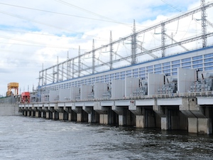 Воткинская ГЭС переходит в режим поддержания уровня воды в водохранилище