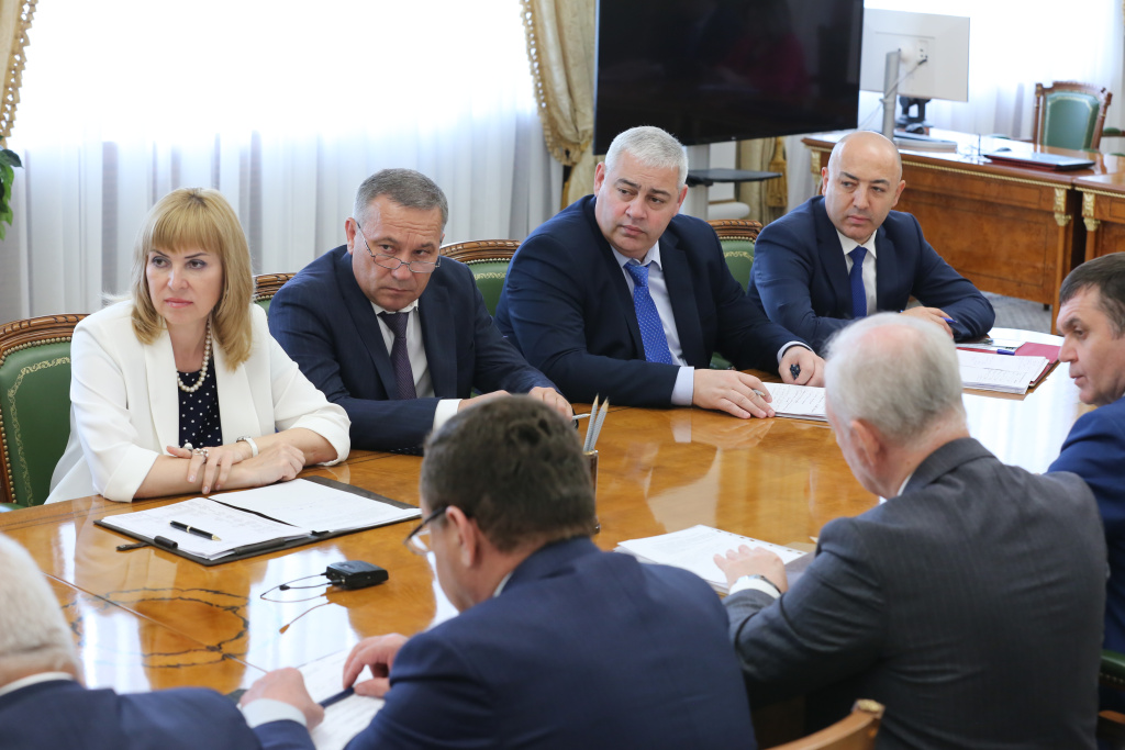 новости часа политики. новости часа политики. путин послание федеральному собранию. новости часа политики. новости часа политики.