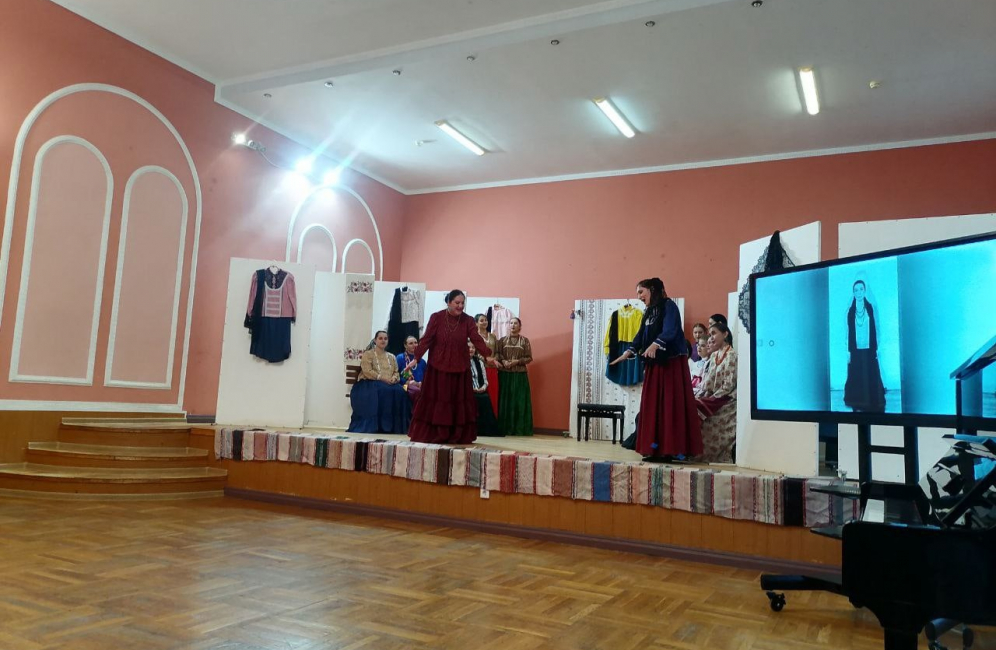 Запишите о каком событии идет речь в этой песне. Кафедра этномузыкологии спб. Историческая песня ноты. Песня как во славные было городе в астрахане. Как во славном было городе во астрахани.