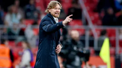 Валерий Карпин