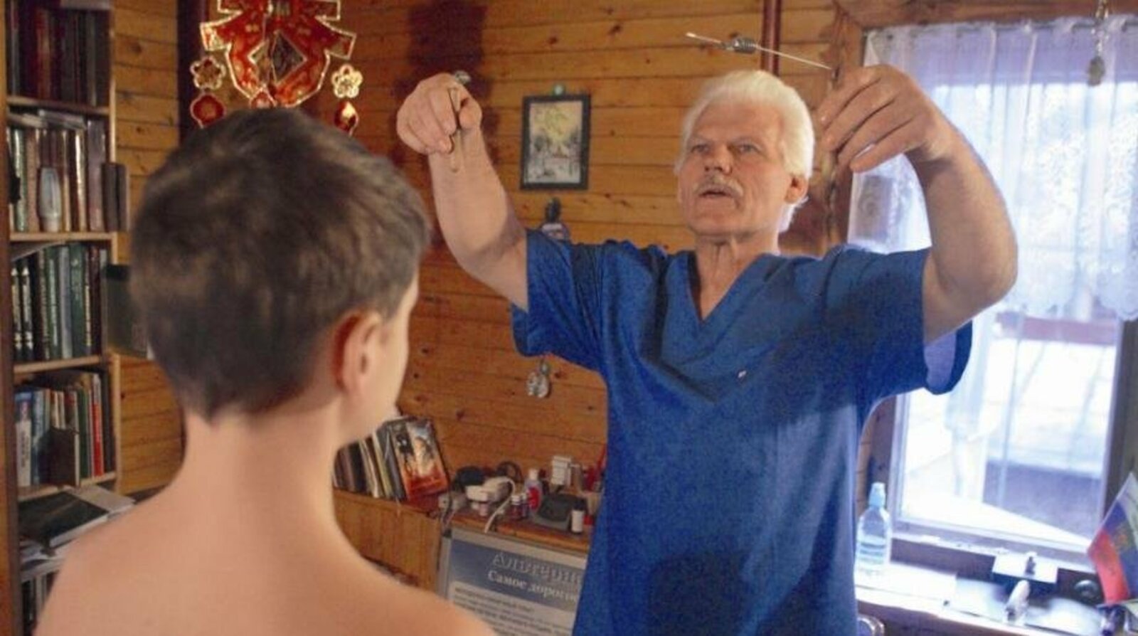 Найти людей которые лечат. Знахарка сериал 2020. Елена федоровна зайцева травы. Монастырская травница зайцева елена. Девушка с психическим расстройством.